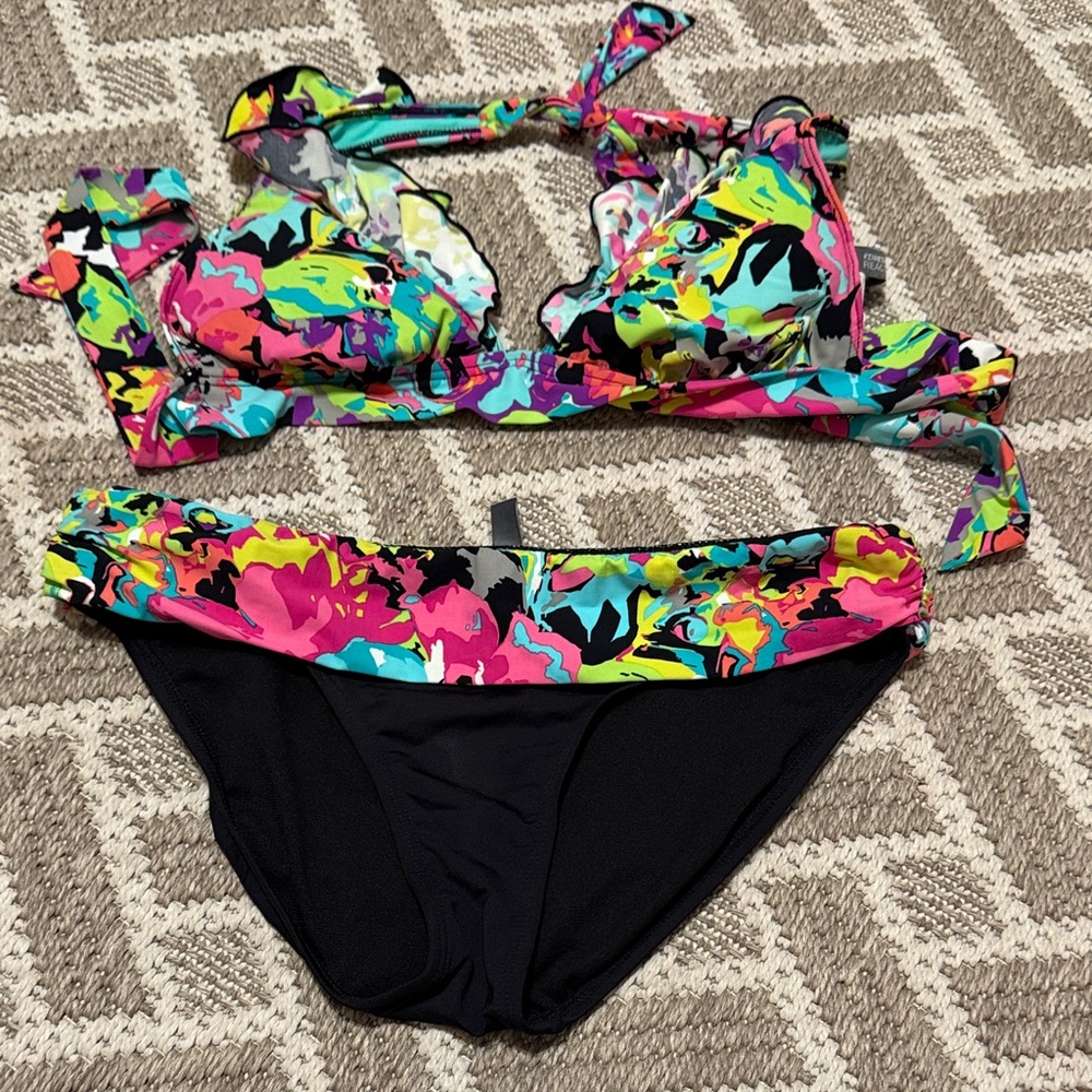 Kenneth Cole Multicolor Bikini Set